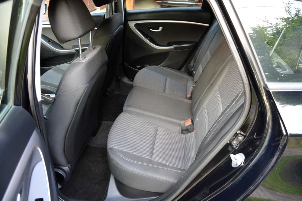 Piękne i30 Z Niemiec Klima ALU PDC Led Super Stan