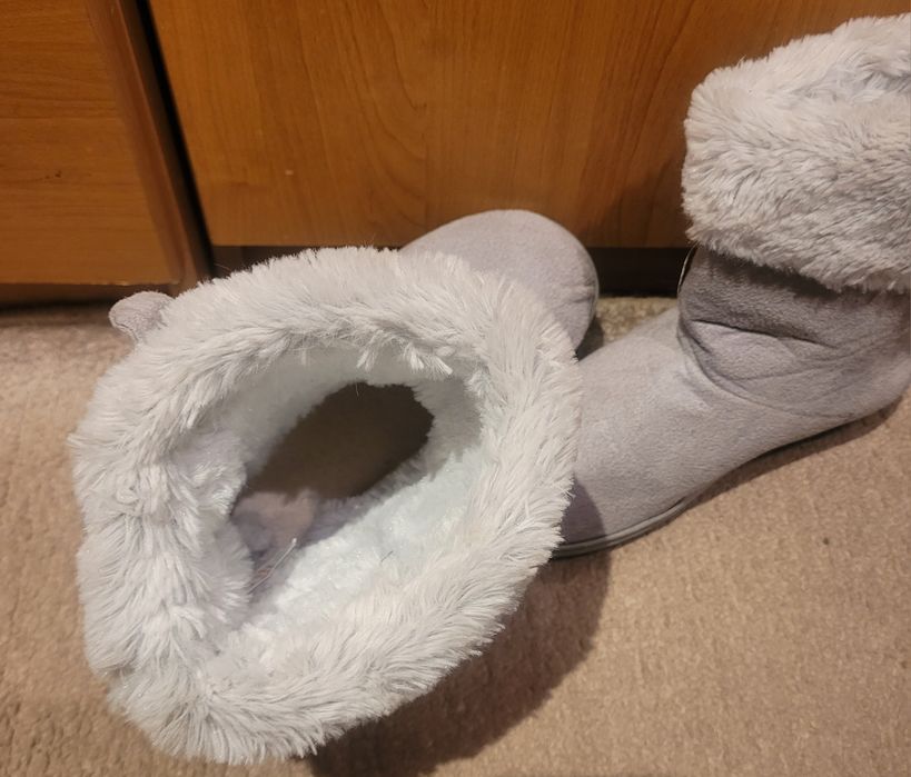 Ciepłe pantofle  na gumowej podeszwie