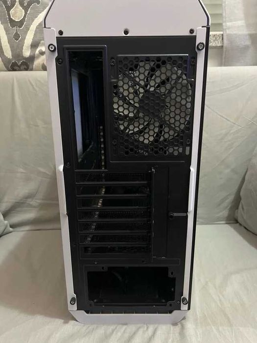 Caixa Aerocool ATX com RGB com ventoinhas