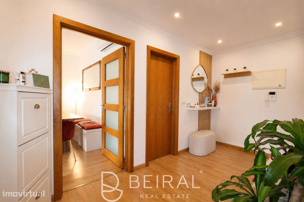 Apartamento T2 às portas de Lisboa, com varanda, vista e estacionamen