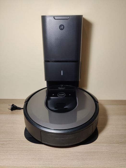 iRobot Roomba i7 Plus