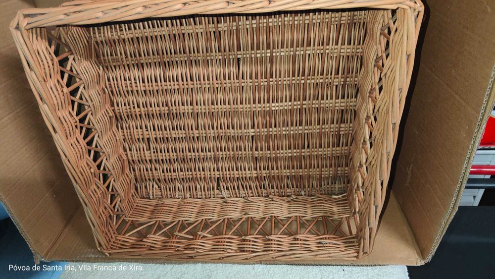 Cesta em vime quadrada multiusos