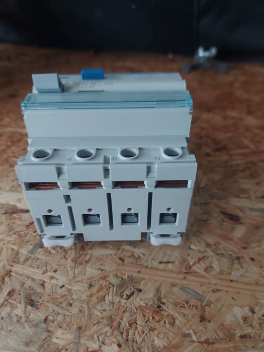 Hager CDA440D wyłącznik różnicowoprądowy 3p+n 40a 30ma