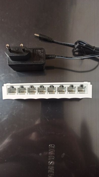 Коммутатор локальної мережі Світч TP-Link LS1008