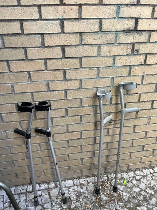 Apoios de Marcha para Idosos e Reabilitação