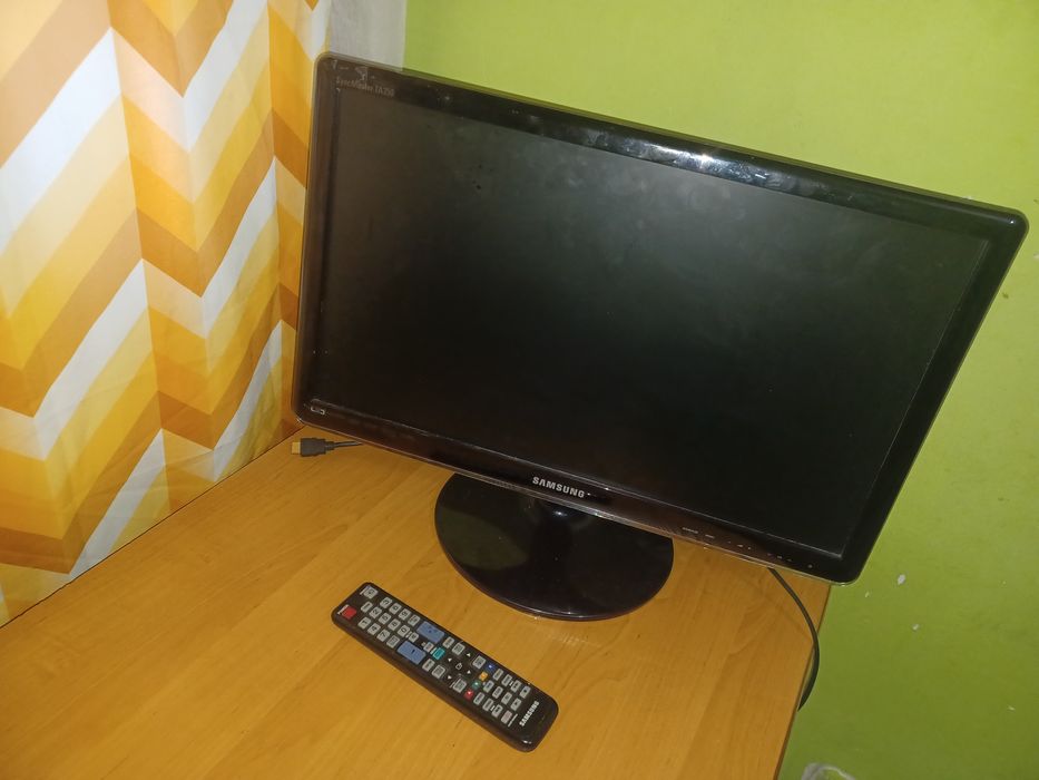 TV Monitor Samsung T23A350 23 cale + pilot
