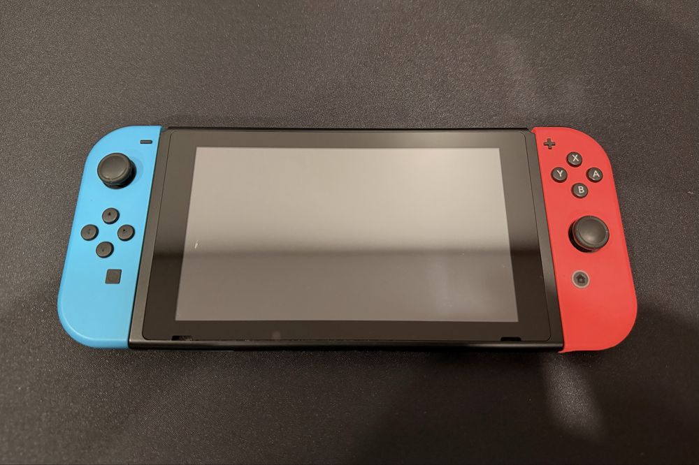 Nintendo Switch v2 Desbloqueada com todos os acessórios