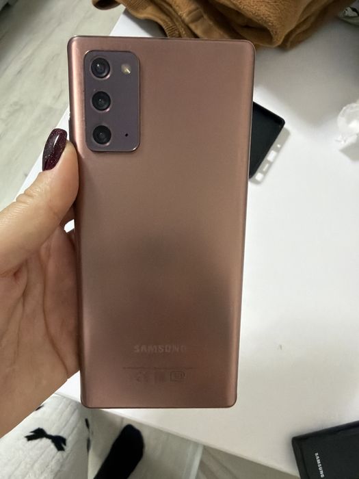 Телефон самсунг  ноте 20