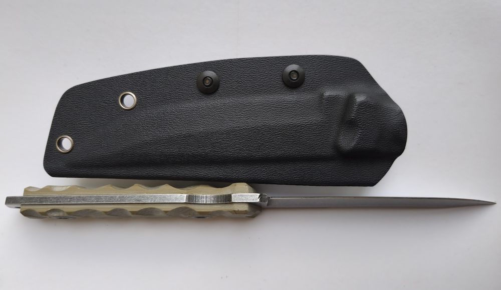 Nóź Magnum Boker.