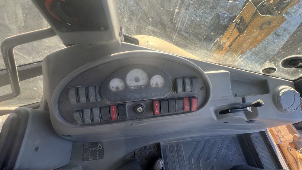 Retroescavadora volvo 2005