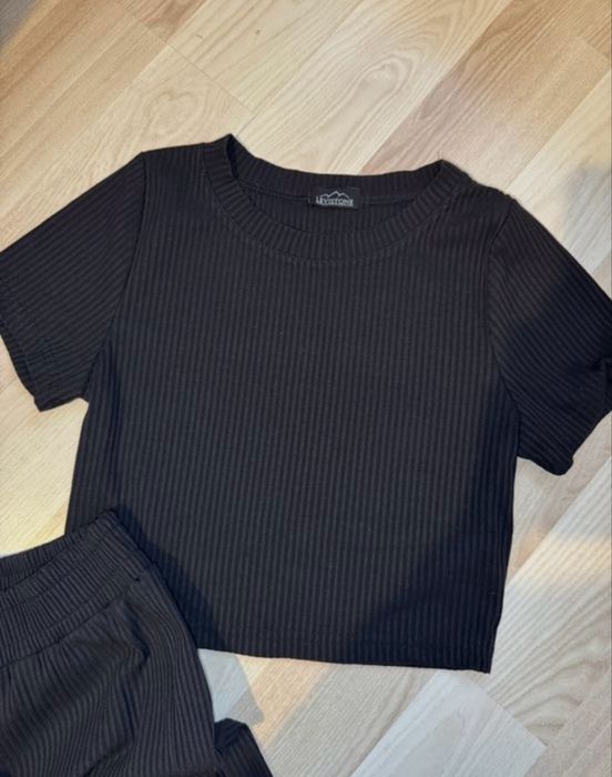 Жіночий костюм (літній)