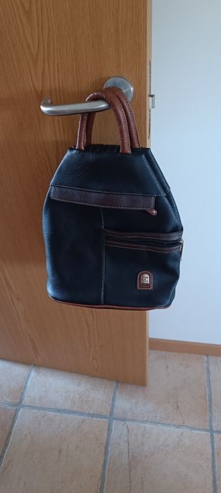 Mochila senhora preta