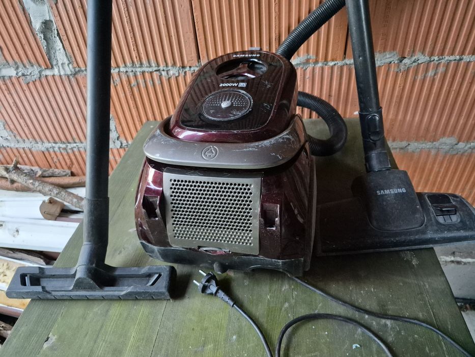 Sprzedam odkurzacz Samsunga 2000W(do naprawy).