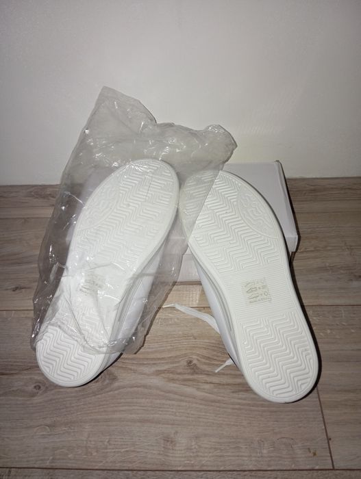 Nowe buty sportowe