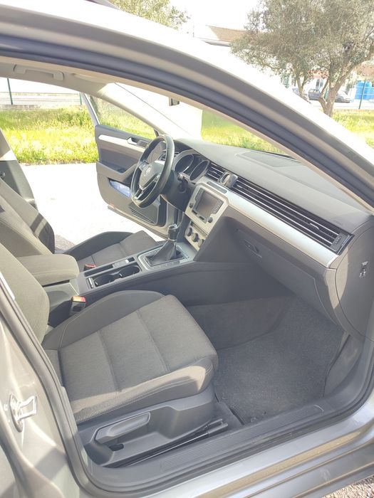 VW Passat 2.0TDI 150CV - c/Financiamento COMO NOVA  / NACIONAL