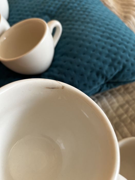 Набір чашок білих