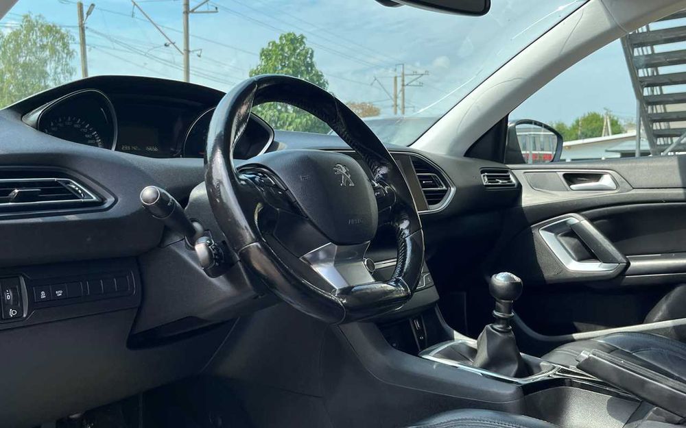 Peugeot 308 2015