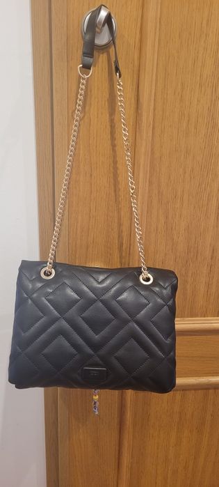 Mala Parfois em preto