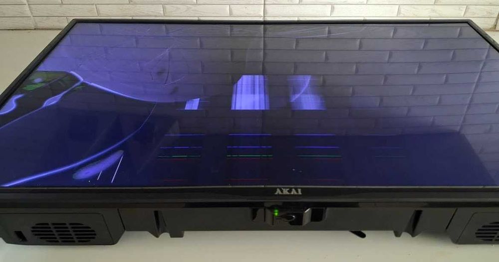 Телевізор Akai UA32LEZ1T2 не працює