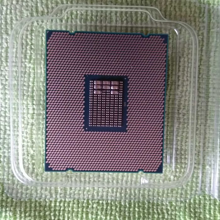 Intel Xeon E5-2690 v4