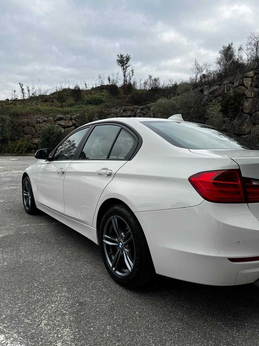 BMW 316i 1.6 Turbo (F30) - 2015
