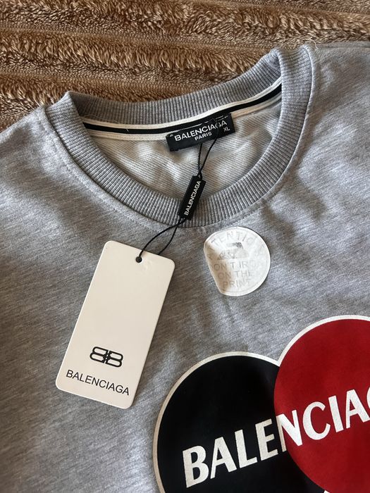 Кофта в стилі Balenciaga