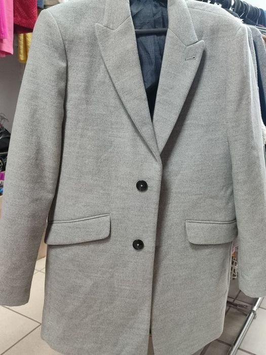 Стильне чоловіче пальто