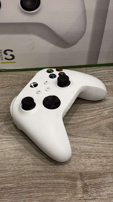 Xbox Series S 512GB + 2 геймпади