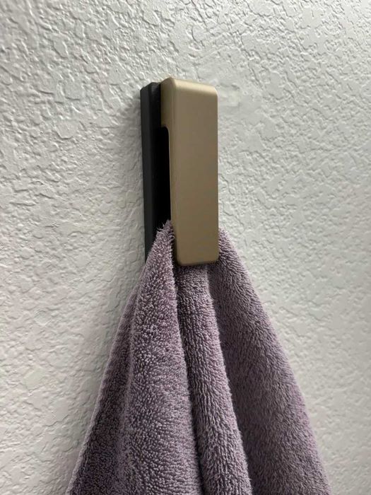 Suporte de Toalhas com Fixação por Gravidade