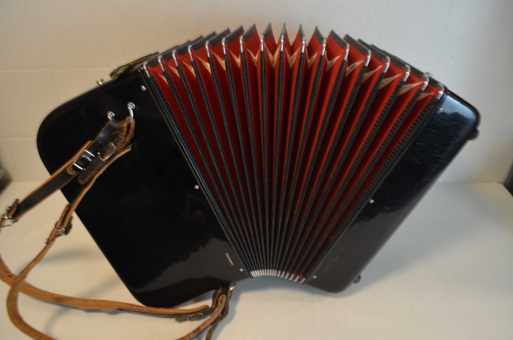 Concertina Adria 4 voz. La. N 228