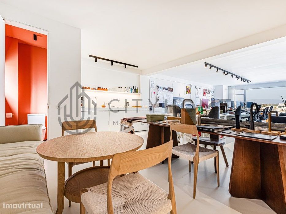 Escritório remodelado bem localizado no centro de Portimão