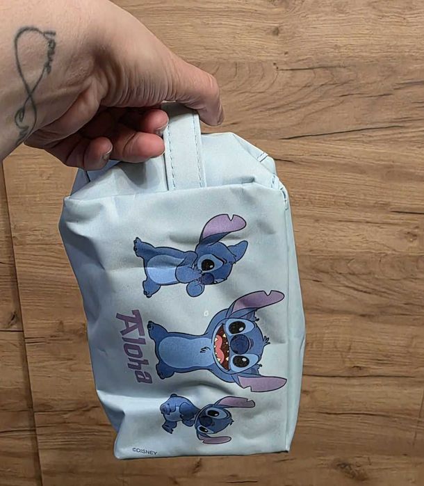 Kosmetyczka ze stichem.