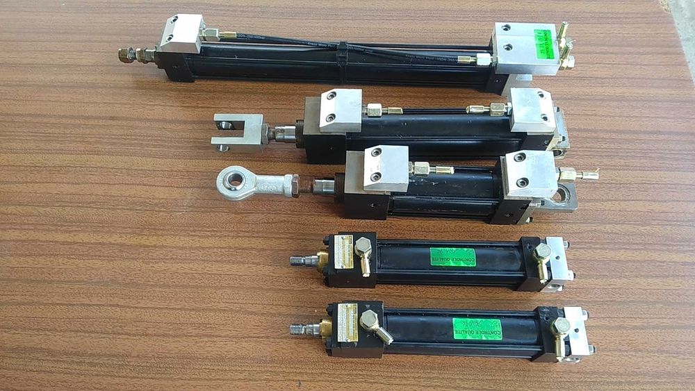 Conjunto de 5 pistons hidráulicos + bomba + 4  pés elevadores