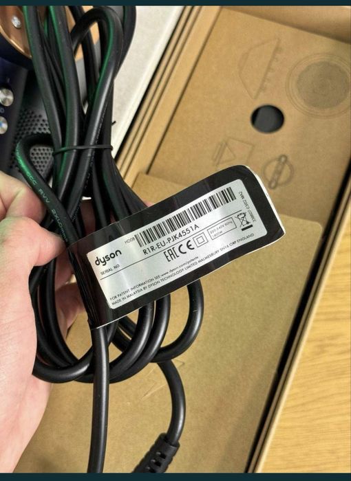 Фен Dyson Supersonic