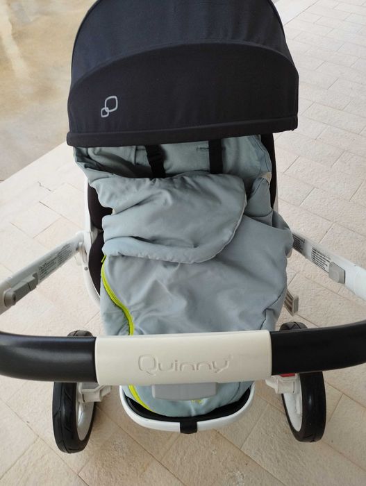 Carrinho quinny , em ótimo estado e com saco cama incluído