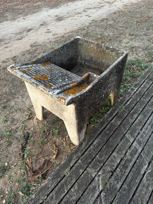 Tanque de lavar roupa em cimento