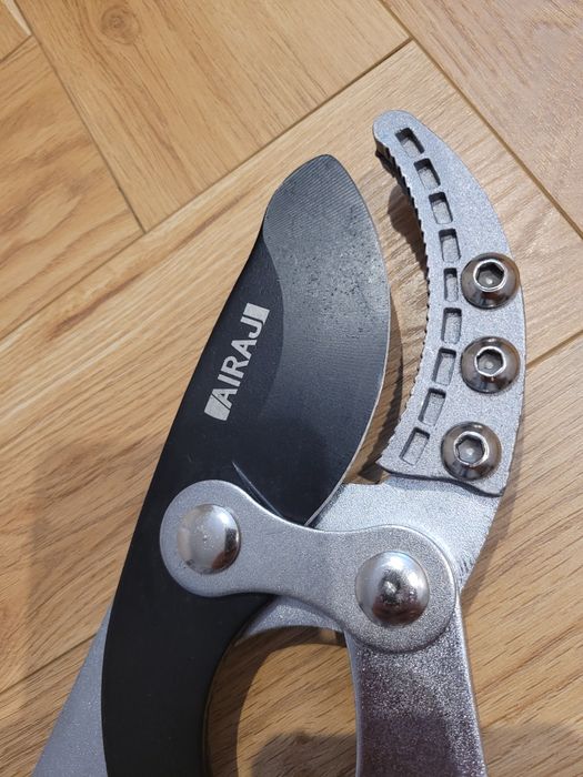 Nożyce sekator do gałęzi Airaj