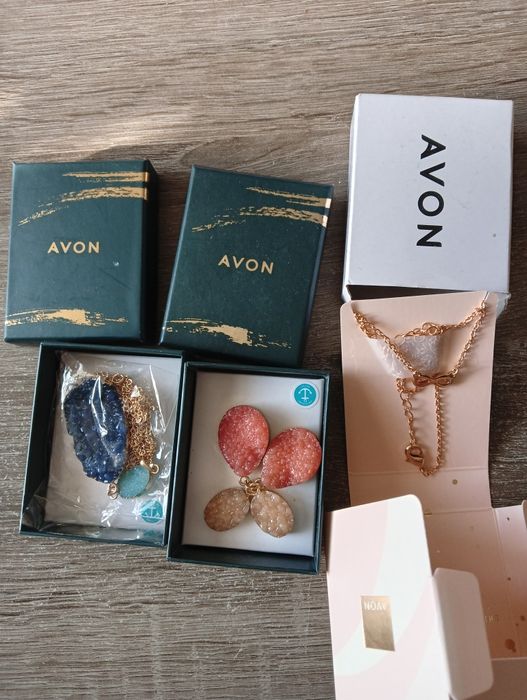 Zestaw biżuterii Avon