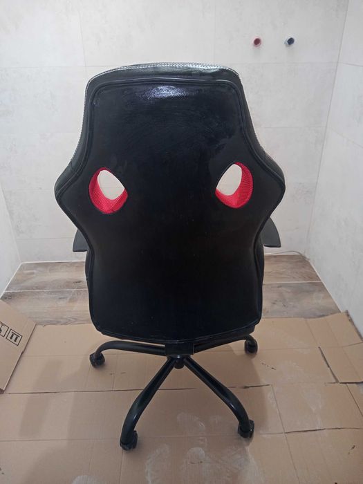 Krzesło gamingowy Havdrup stan idealny, fotel biuowy