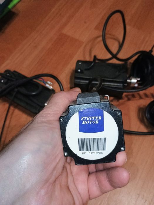 Шаговый двигатель б/у