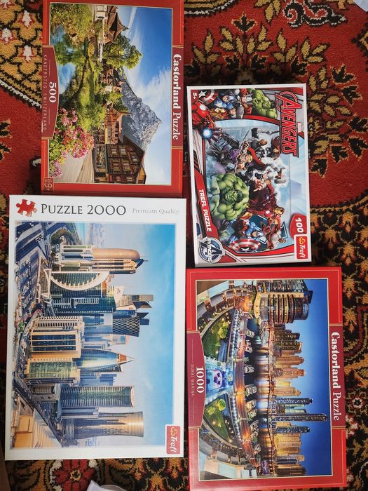 Пазлы. Набор пазлов.