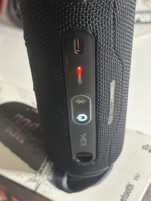JBL Flip 6.
