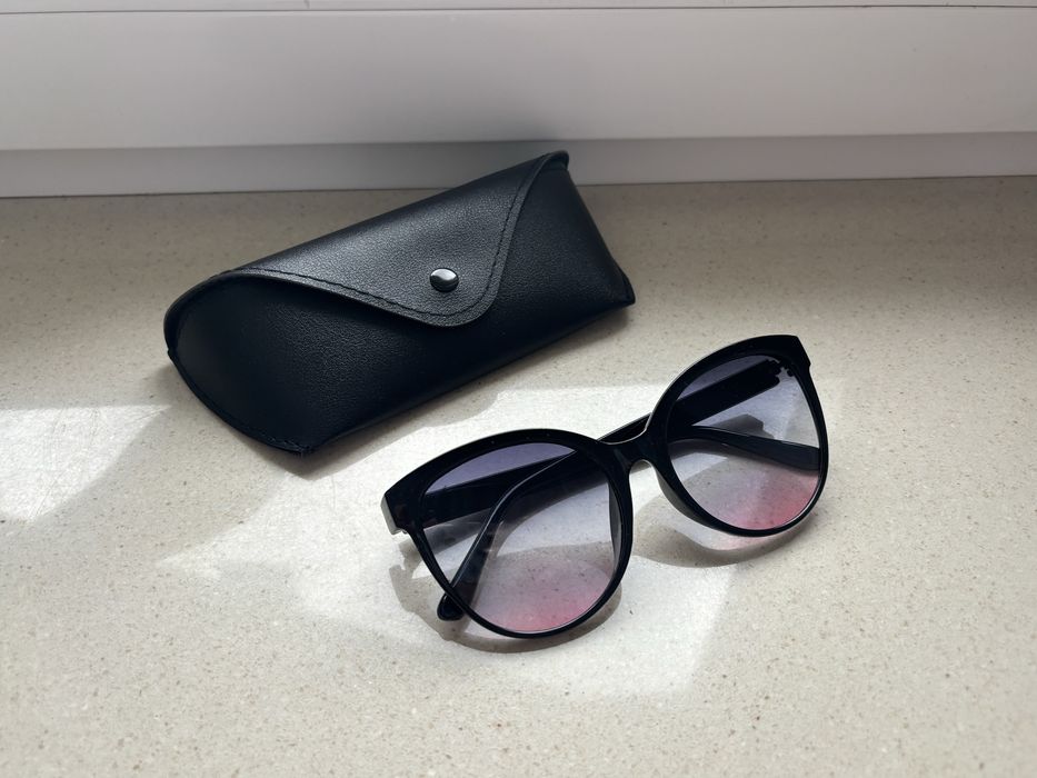 Nowe okulary przeciwsłoneczne z etui