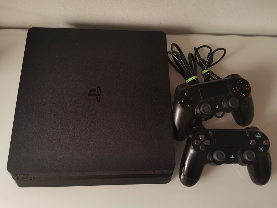 Konsola Sony Ps4 +2 Kontrolery + Gra zestaw