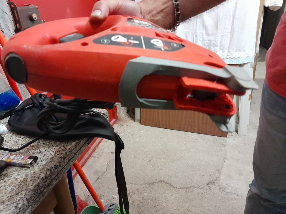Serra Black & Decker Semi Nova
