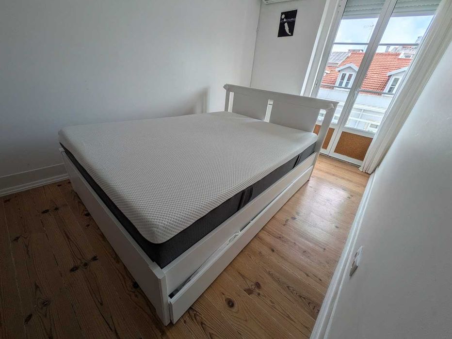 Cama de casal 140x200 c/ gavetas arrumação + colchão Emma