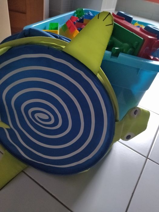 Zabawki dla dzieci. Klocki