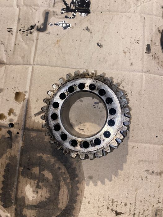 Пропоную увазі шестерні та передню кришку до мтз під двигун д 240-45