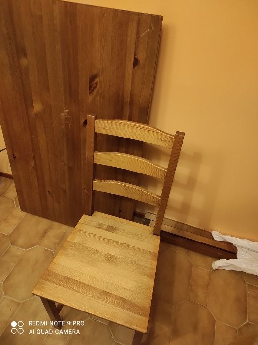 Mesa IKEA + 4 cadeiras