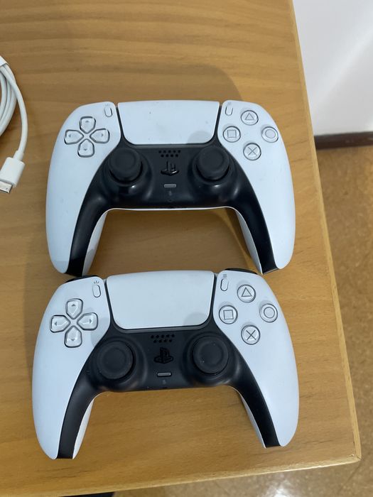 Ps5 semi novo com dois comandos